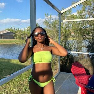 Meet your Posher, Kaira